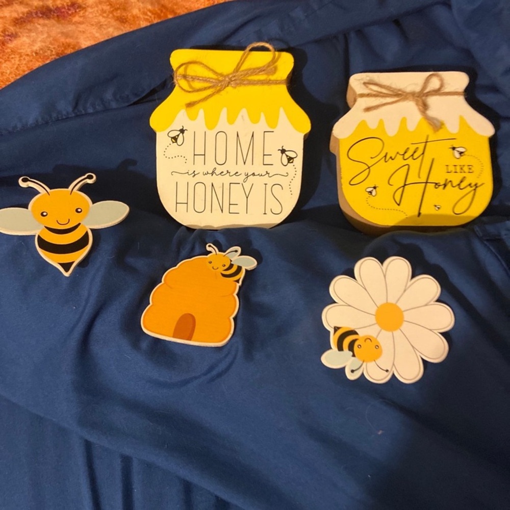 Brand new honey bee decorations from Hobby Lobby